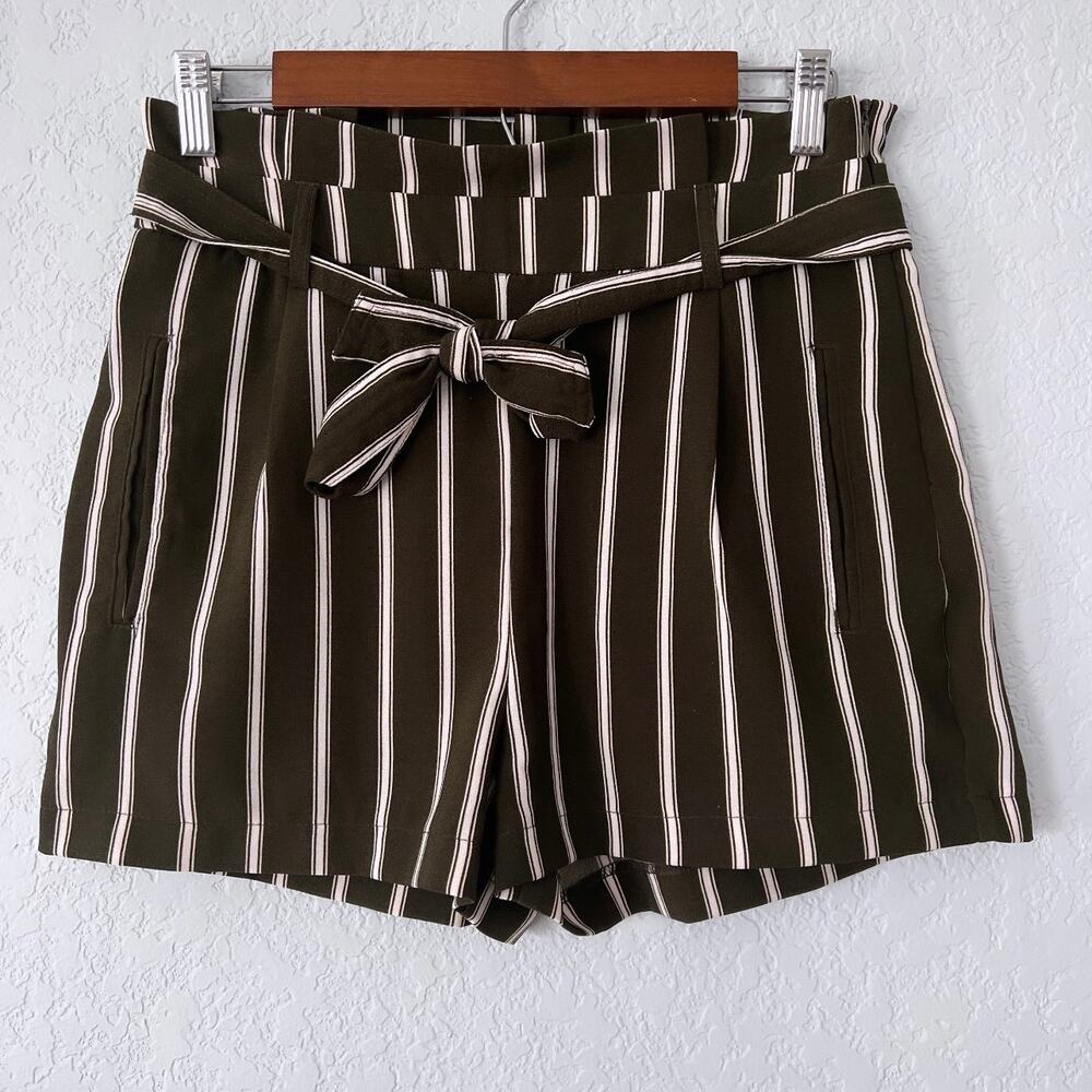 cisono green with white stripe paper bag shorts size medium